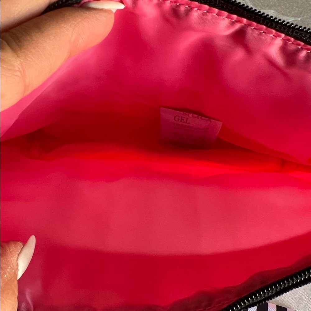 Kate Spade makeup bags NWOT - Picture 6 of 6